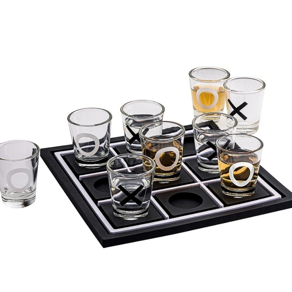 Bar Mat Tic Tac Toe Drinking Game w/ 9 Shot Glasses NWT
